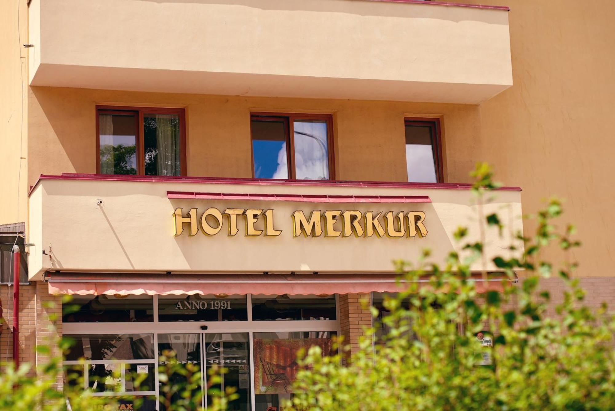Hotel Merkur - Jablonec Nad Nisou Exteriör bild