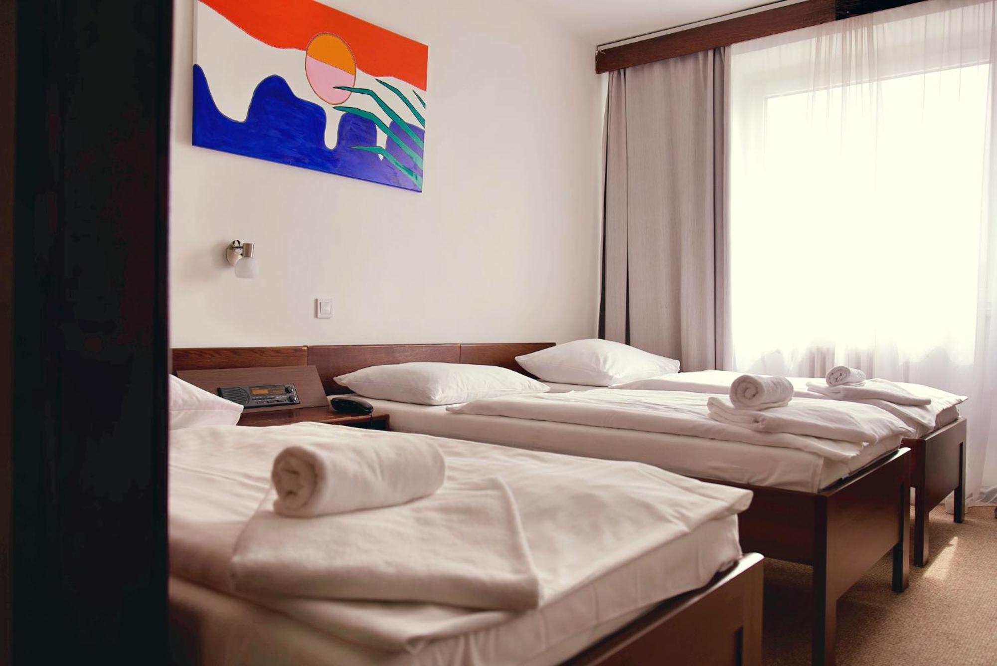 Hotel Merkur - Jablonec Nad Nisou Exteriör bild
