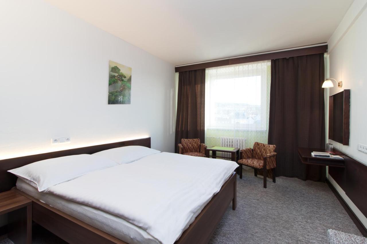 Hotel Merkur - Jablonec Nad Nisou Exteriör bild